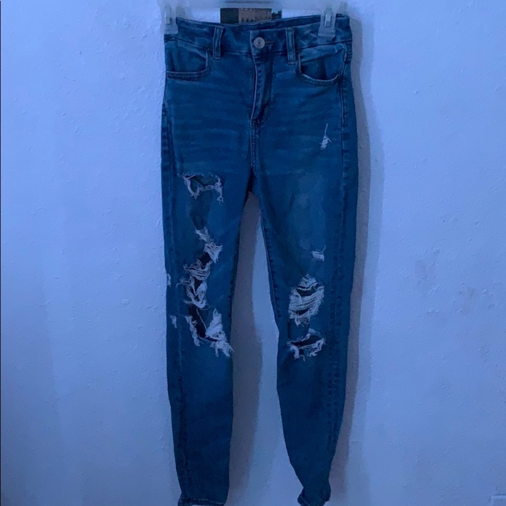 AEO JEANS!!! NEVER WORN!!!